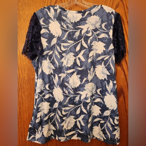 NWT LuLaRoe Destiny Floral Lace Sleeve Top - Blue and White - Picture 2 of 5